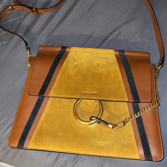 Chloe’ Faye Shoulder Bag. - Picture 2 of 12